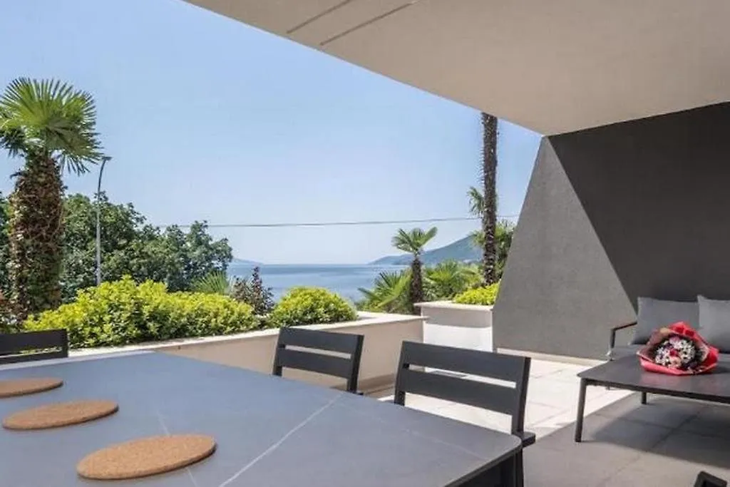 Plaza Delmar Apartment Opatija